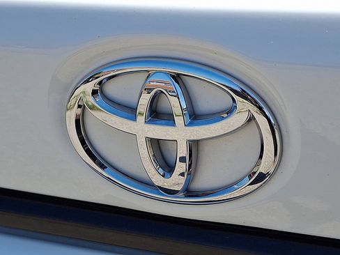 Used 2024 Toyota Corolla LE FWD image 28