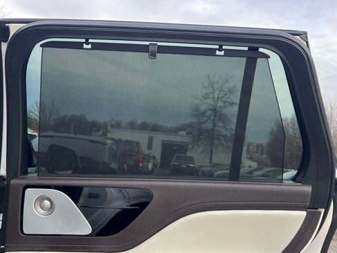 Used 2023 Lincoln Aviator Black Label image 8