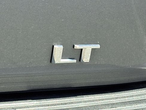 Used 2021 Chevrolet Suburban LT w/ LT Signature Package AWD/4WD image 30