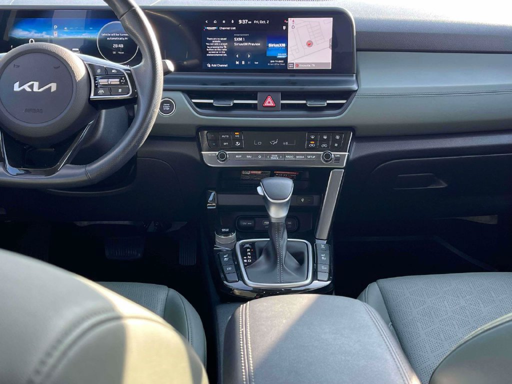 Used 2024 Kia Seltos SX w/ SX Sunroof Package AWD/4WD image 3