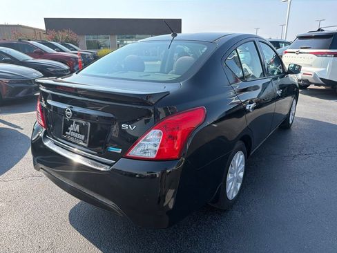 Used 2015 Nissan Versa SV FWD image 5