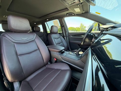 Used 2024 Cadillac XT6 Premium Luxury w/ LPO, Floor Liner Package AWD/4WD image 31