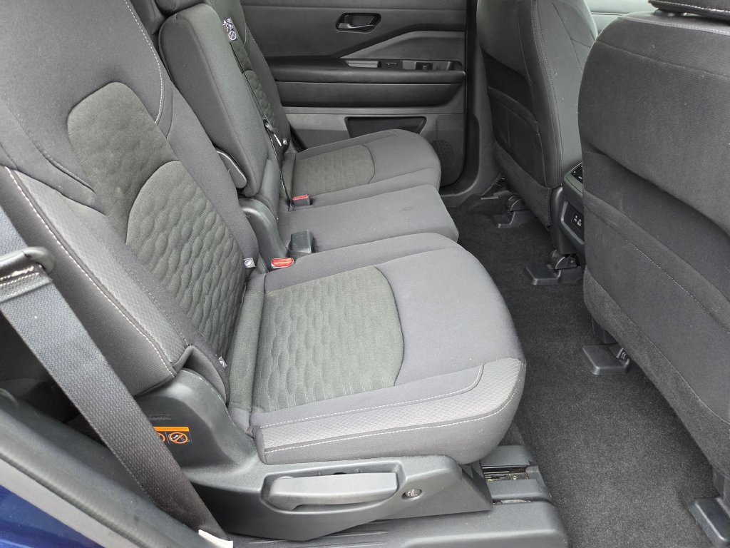 Used 2025 Nissan Pathfinder SV AWD/4WD image 29