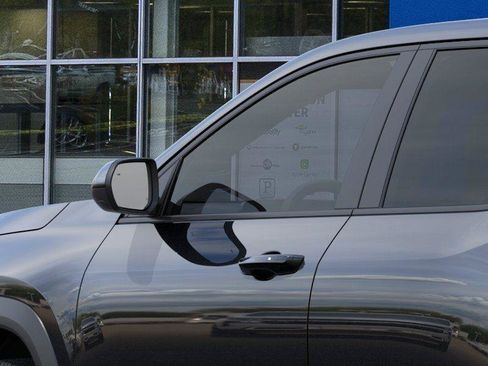 New 2026 Chevrolet Equinox LT AWD/4WD image 12