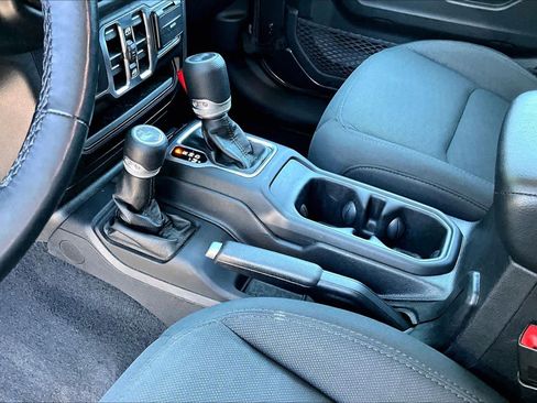 Used 2020 Jeep Wrangler Unlimited Sport S AWD/4WD image 17