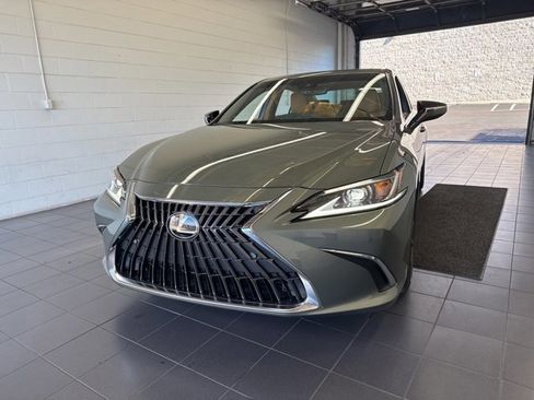New 2025 Lexus ES 350 w/ Premium Package image 3