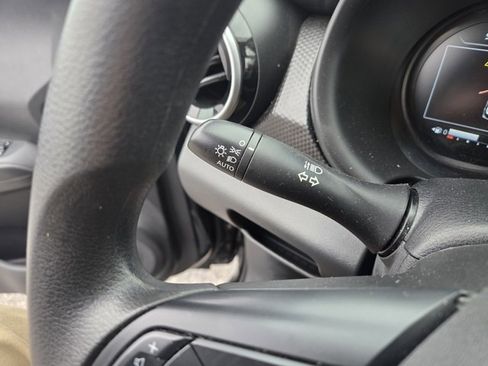 Used 2024 Nissan Kicks SV image 11