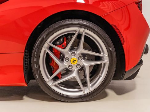 Used 2020 Ferrari F8 Tributo image 15