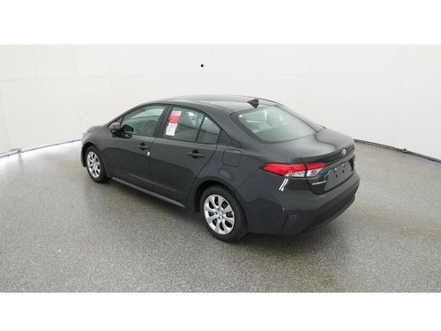 Used 2025 Toyota Corolla LE FWD image 7