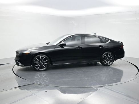 Used 2025 Honda Accord Touring image 3