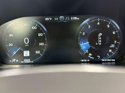 Used 2019 Volvo XC90 T6 Momentum w/ Advanced Package image 13