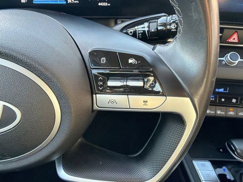Used 2025 Hyundai Elantra SEL FWD image 23
