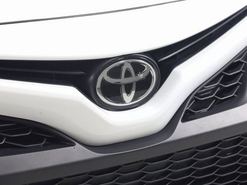 Used 2021 Toyota Camry SE image 15