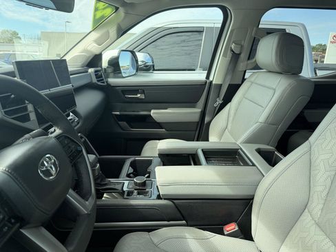 Used 2024 Toyota Tundra Limited AWD/4WD image 7