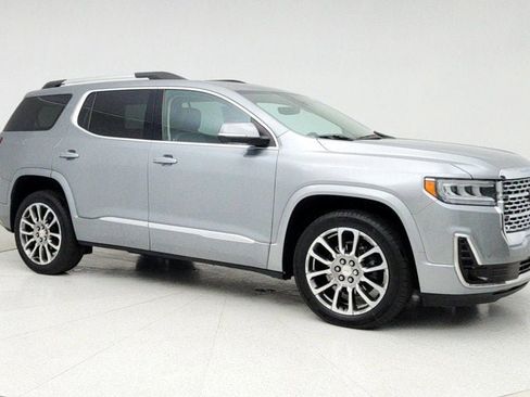 Used 2023 GMC Acadia Denali w/ Denali Ultimate Package image 3