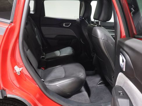 Used 2023 Jeep Compass Latitude w/ Mopar Graphics Package AWD/4WD image 21