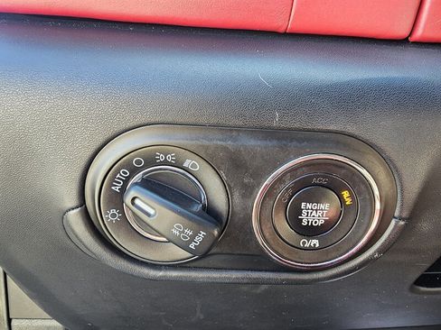 Used 2017 Maserati Levante S image 31