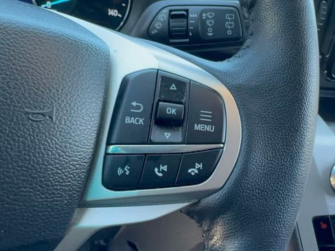 Used 2023 Ford Explorer XLT w/ Equipment Group 202A AWD/4WD image 16