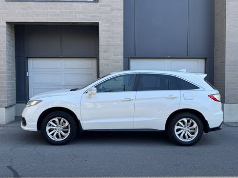 Used 2017 Acura RDX AWD image 2