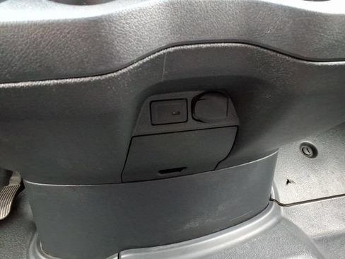 Used 2025 Mercedes-Benz Sprinter 2500 image 8