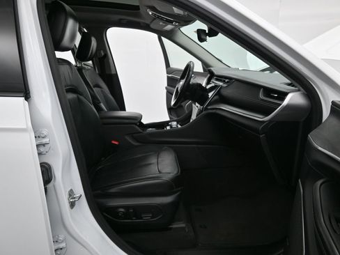 Used 2022 Jeep Grand Cherokee L Limited image 13