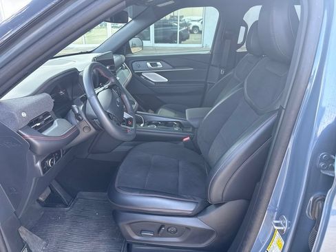Used 2025 Ford Explorer ST AWD/4WD image 12