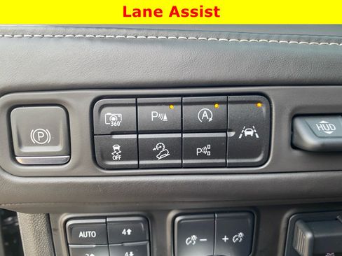 Used 2023 GMC Yukon XL Denali Ultimate w/ LPO, Floor Liner Package AWD/4WD image 23