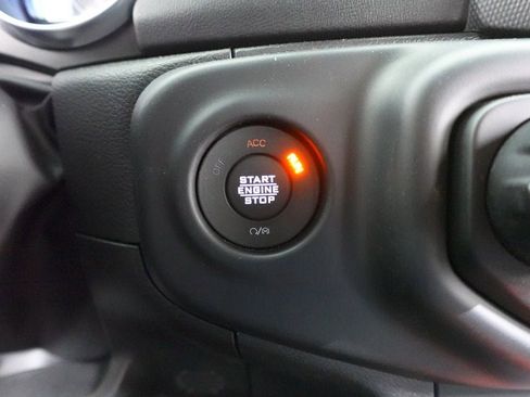 Used 2023 Jeep Wrangler Unlimited Sahara AWD/4WD image 23
