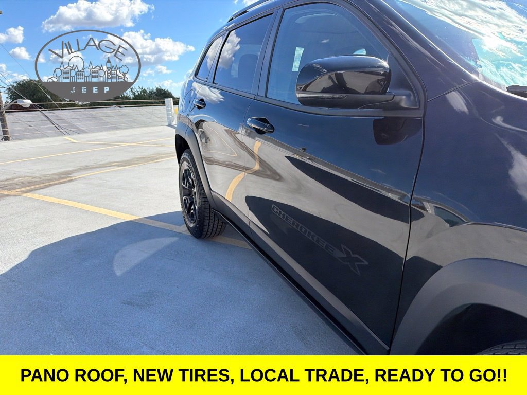Used 2022 Jeep Cherokee Latitude w/ Sun & Sound Group AWD/4WD image 16