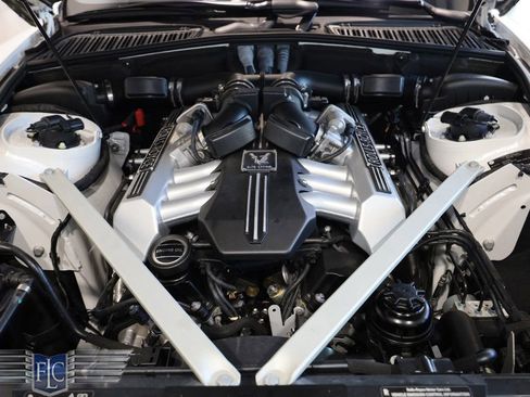 Used 2017 Rolls-Royce Phantom Drophead Coupe image 41