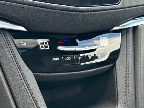 Certified 2025 Cadillac XT6 Luxury image 20