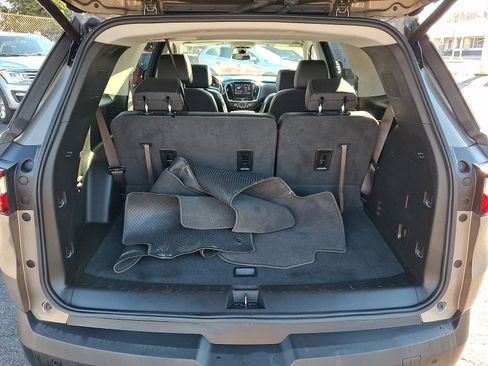 Used 2020 Chevrolet Traverse LT w/ LT Premium Package image 34