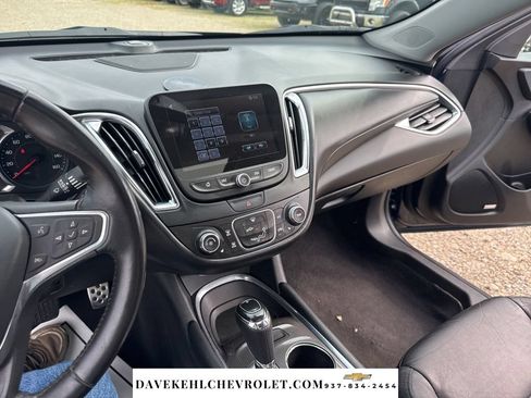 Used 2017 Chevrolet Malibu LT w/ Leather Package FWD image 14