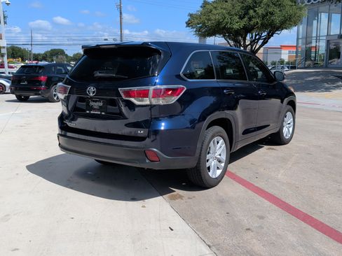 Used 2015 Toyota Highlander LE FWD image 10