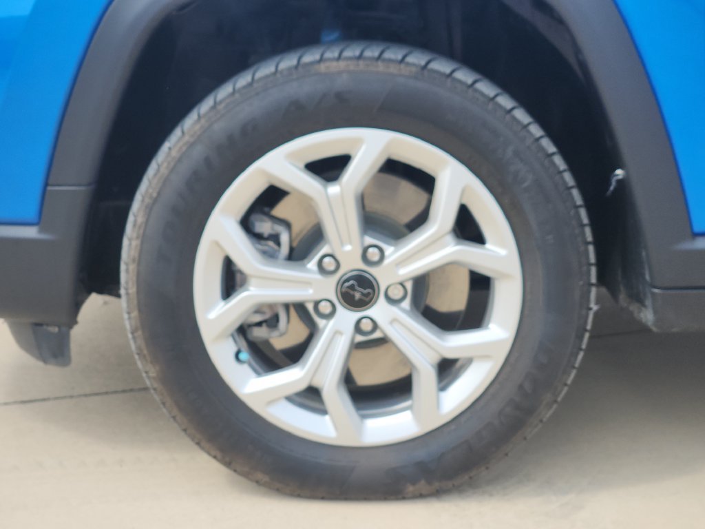Used 2025 Jeep Compass Latitude AWD/4WD image 10