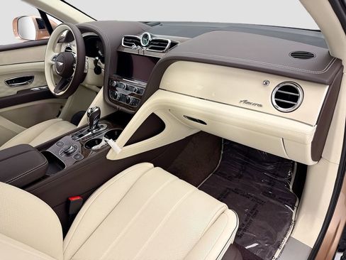 New 2026 Bentley Bentayga image 16