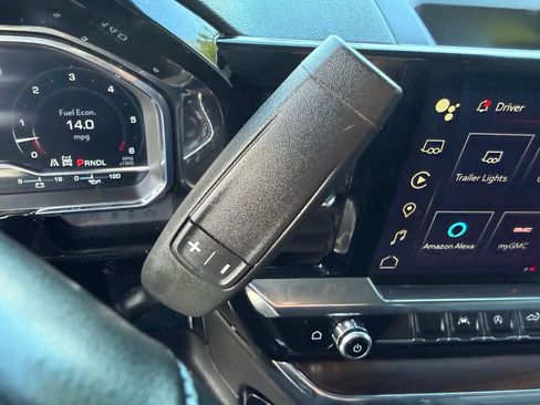 Used 2024 GMC Sierra 1500 SLT image 28