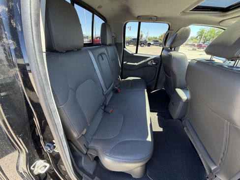 Used 2019 Nissan Frontier SL AWD/4WD image 19