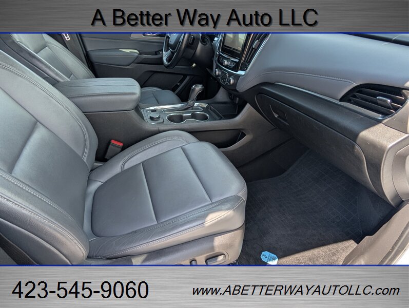 Used 2019 Chevrolet Traverse LT w/ LT Premium Package AWD/4WD image 14