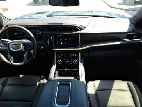Used 2024 GMC Yukon XL Denali AWD/4WD image 14