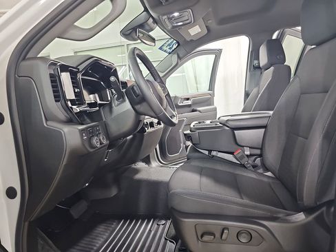Used 2024 Chevrolet Silverado 1500 LT AWD/4WD image 18