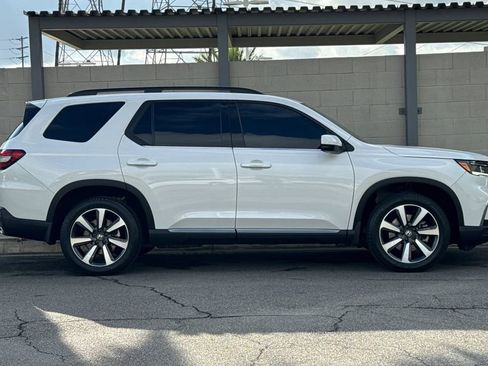 Certified 2024 Honda Pilot Touring image 6