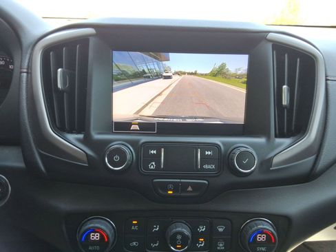 Used 2023 GMC Terrain AT4 AWD/4WD image 16