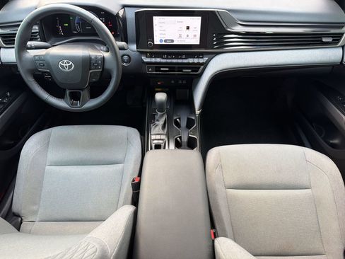 Used 2025 Toyota Camry LE w/ Convenience Package FWD image 16