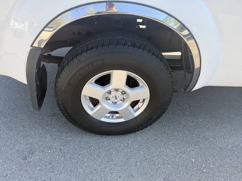 Used 2008 Nissan Frontier SE w/ SE Value Truck Pkg AWD/4WD image 15