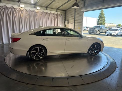 Used 2018 Honda Accord Sport image 4