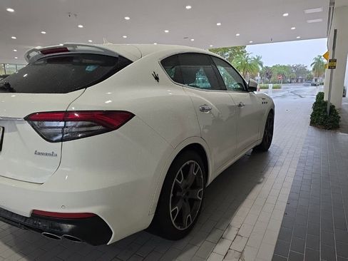 Used 2022 Maserati Levante Modena image 4
