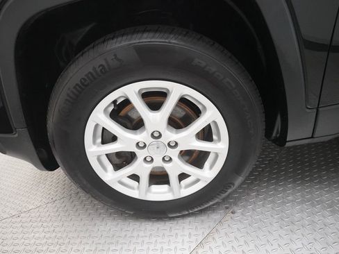 Used 2016 Jeep Cherokee Latitude w/ Cold Weather Group image 26