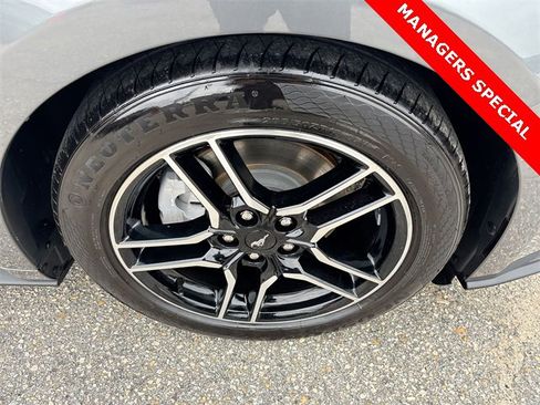 Used 2022 Ford Mustang Premium image 11