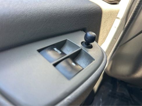 Used 2018 Chevrolet Express 2500 w/ Driver Convenience Package RWD image 27